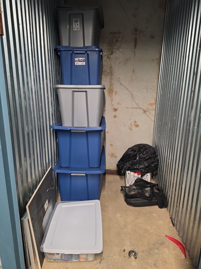 4 x 6 storage unit in Independence, MO