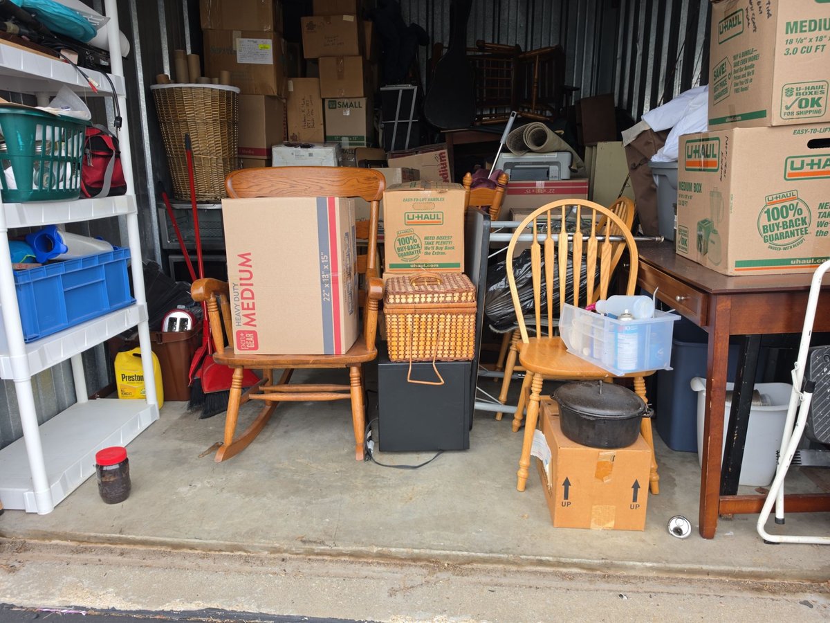 10 x 15 storage unit in Belton, MO