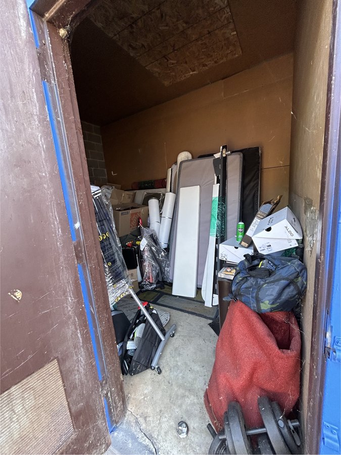 10 x 9 storage unit in Rockville, MD