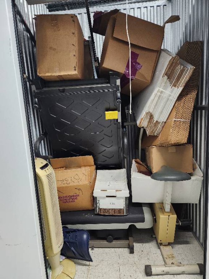 5 x 5 storage unit in Aurora, IL