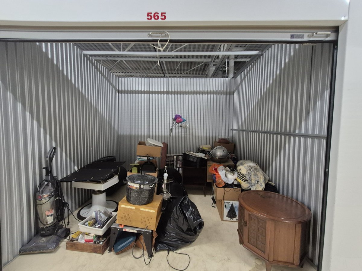 10 x 10 storage unit in Sterling Heights, MI