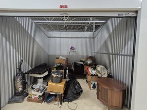 10 x 10 unit in Sterling Heights