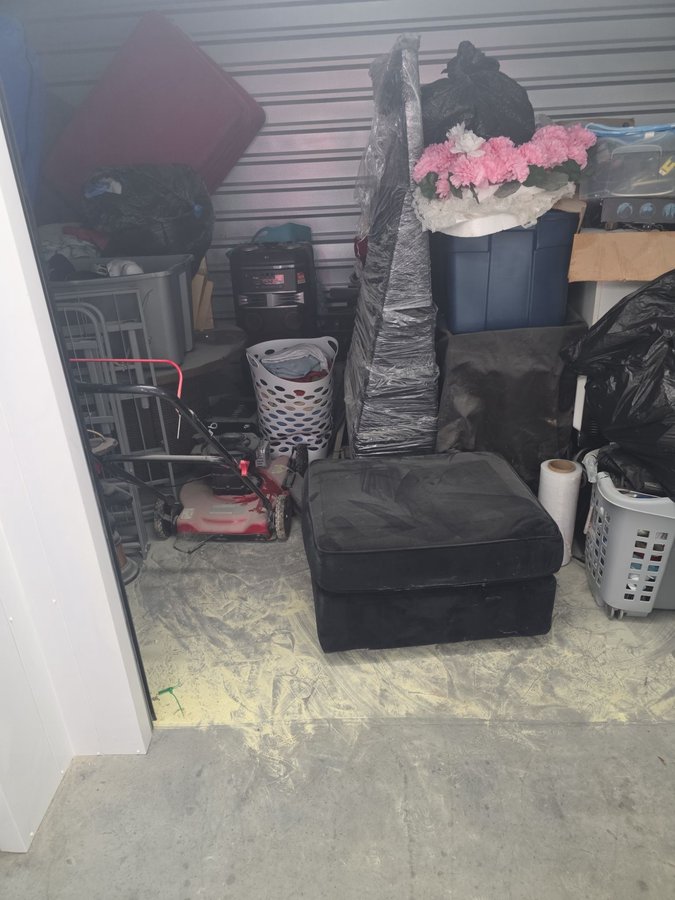 25 x 10 storage unit in Durham, NC