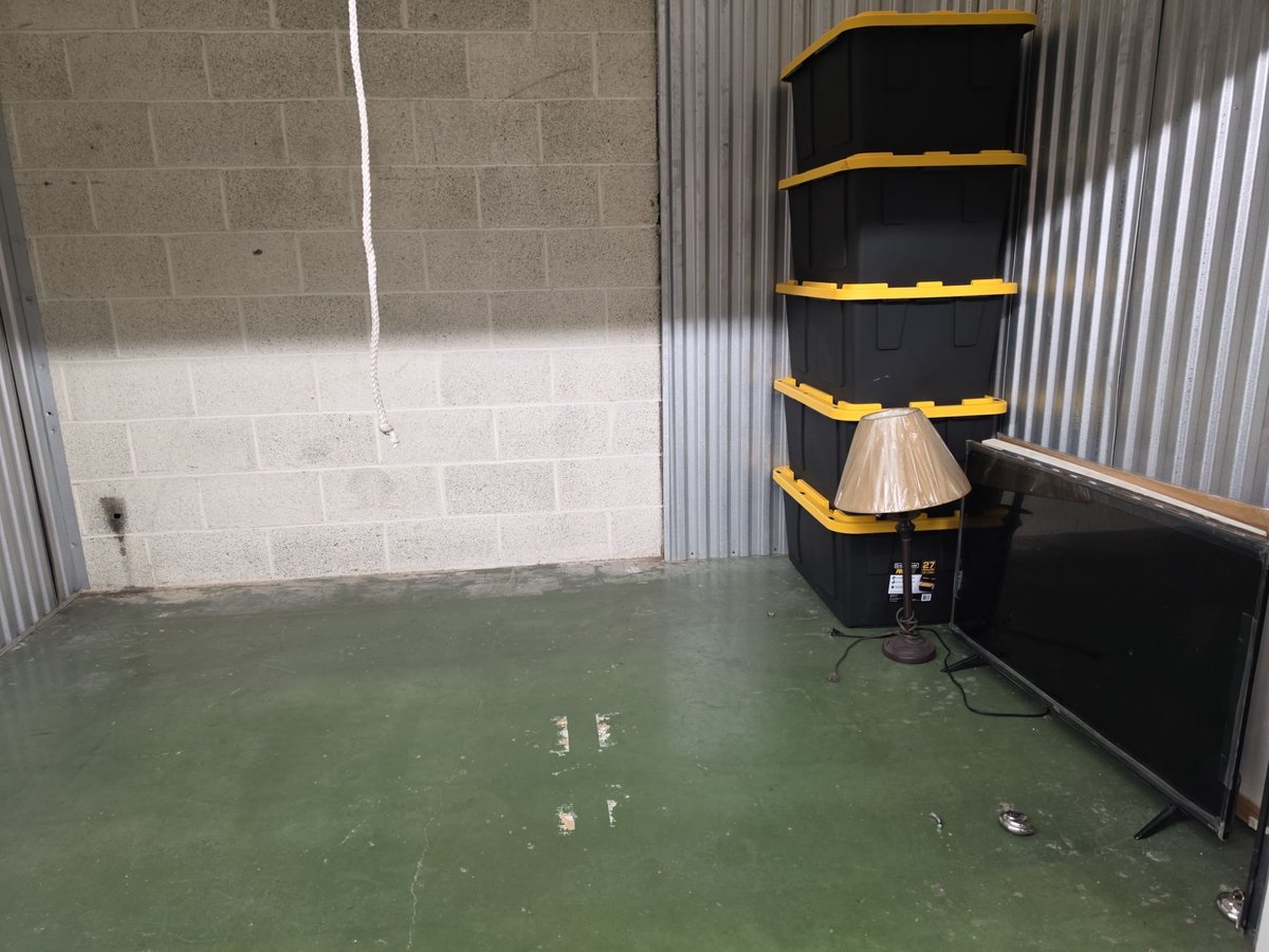 7 x 10 storage unit in Kansas City, MO