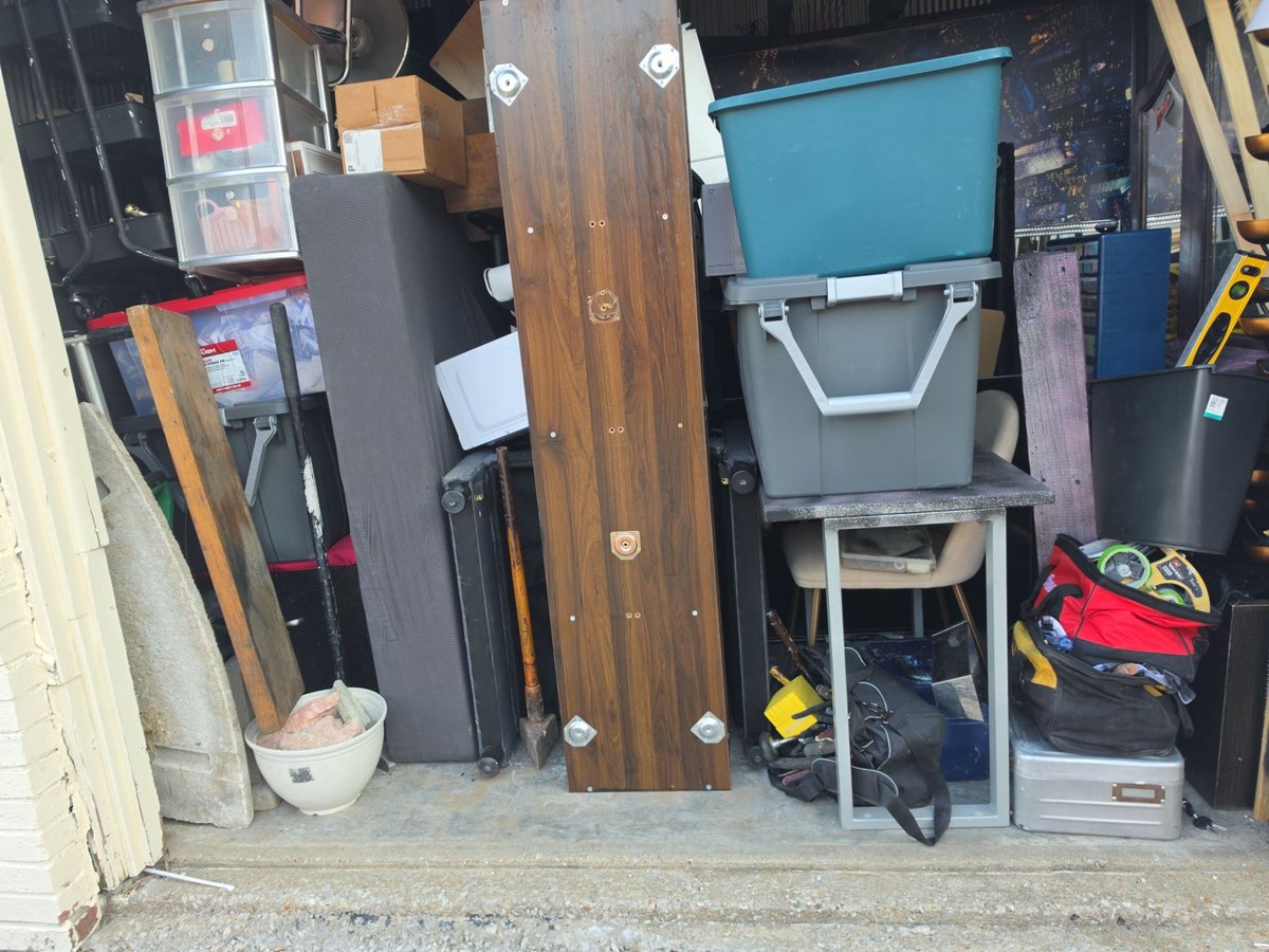 10 x 10 storage unit in Gladstone, MO