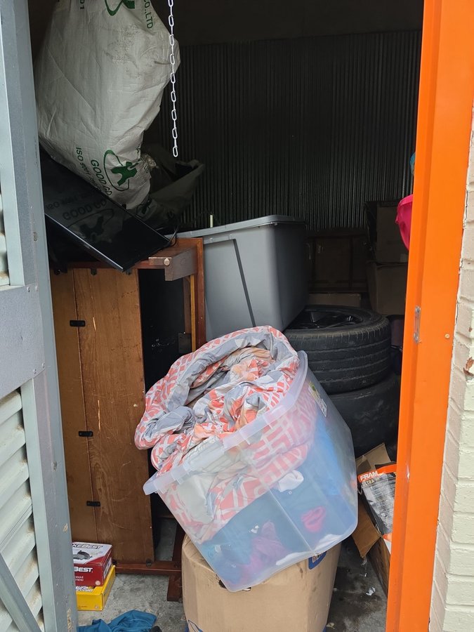 8 x 10 storage unit in Gladstone, MO