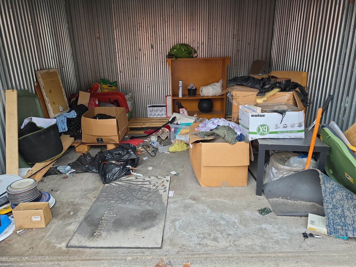 10 x 10 storage unit in Gladstone, MO