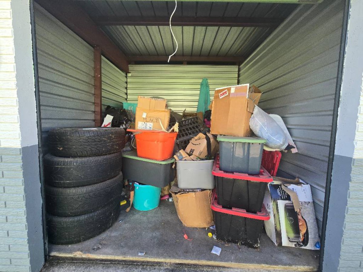 10 x 10 storage unit in Fredericksburg, VA