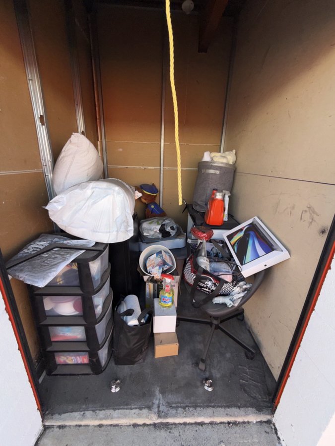 5 x 5 storage unit in Sun Valley, CA