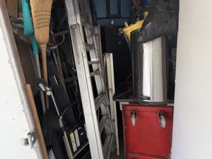 10 x 10 storage unit in Sun Valley, CA