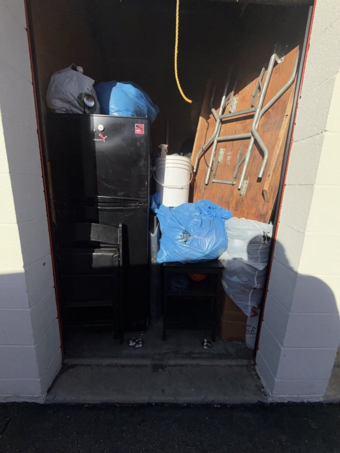5 x 5 storage unit in Sun Valley, CA