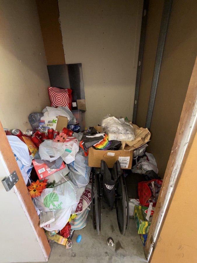 5 x 5 storage unit in Sun Valley, CA