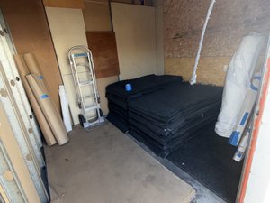 10 x 10 storage unit in Sun Valley, CA
