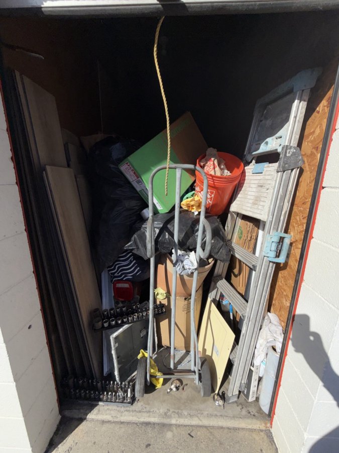 5 x 15 storage unit in Sun Valley, CA