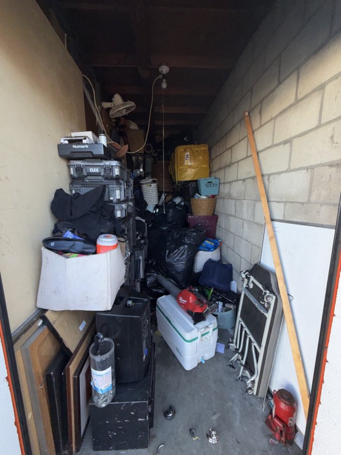 5 x 15 storage unit in Sun Valley, CA