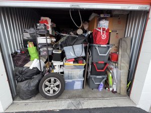 10 x 15 storage unit in Sun Valley, CA