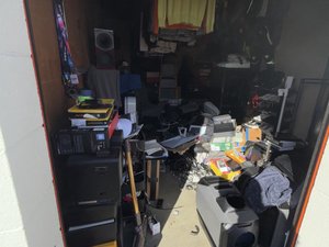 10 x 15 storage unit in Sun Valley, CA