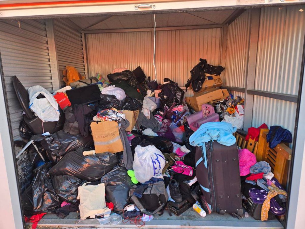 10 x 10 storage unit in Stockton, CA