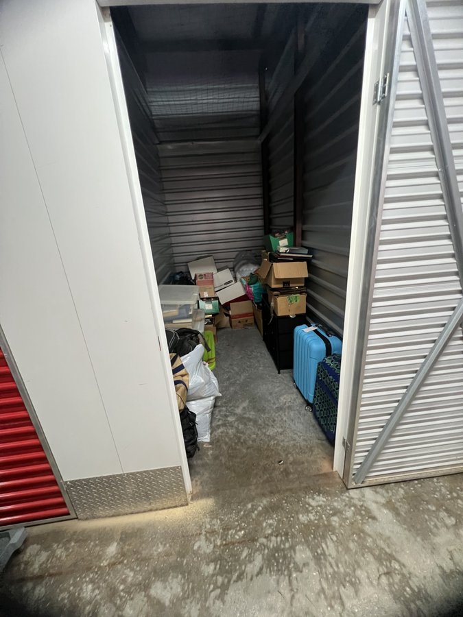 5 x 10 storage unit in N. Palm Beach, FL