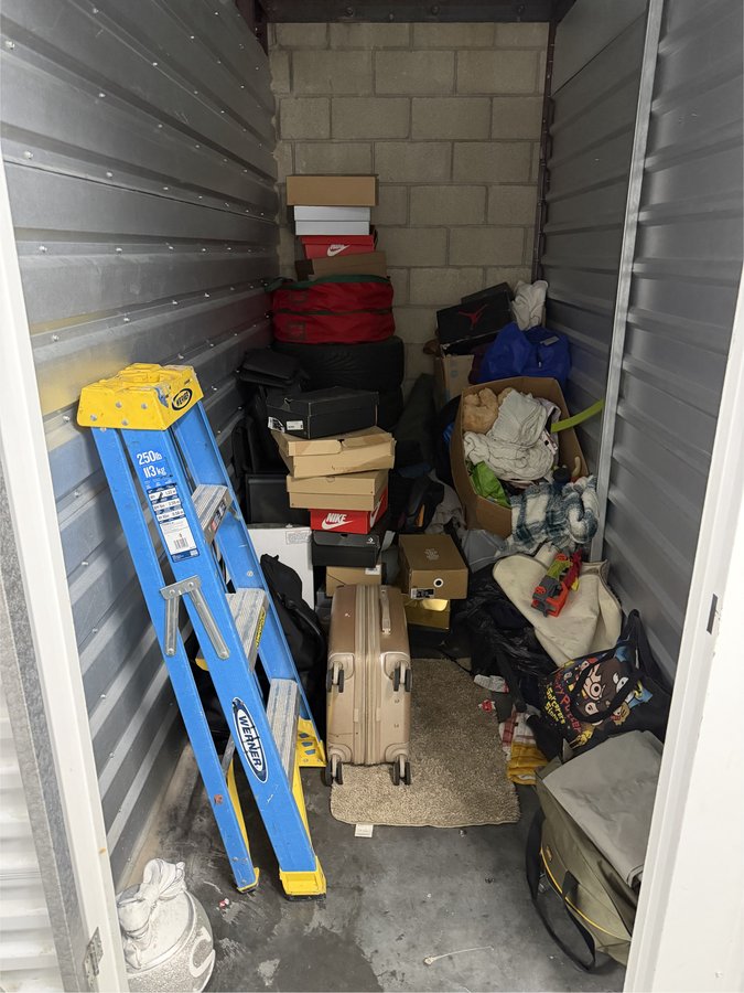 5 x 10 storage unit in Pasadena, CA