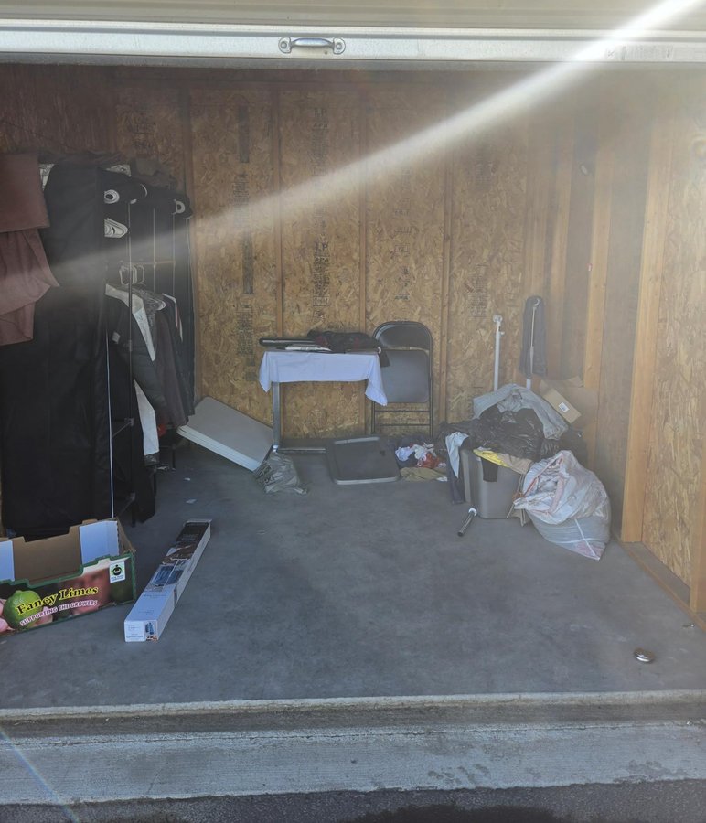 10 x 10 storage unit in Kennewick, WA
