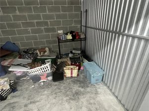 10 x 10 storage unit in Everett, WA