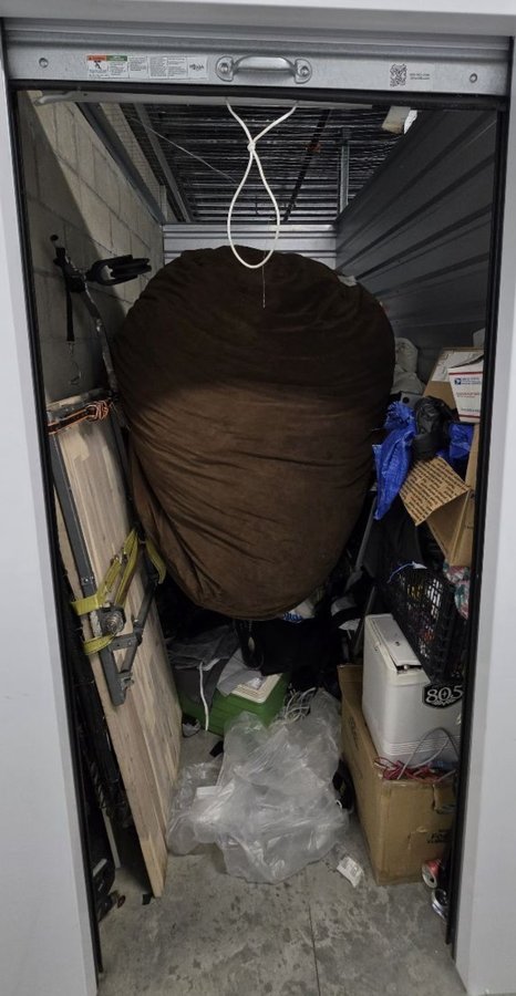 5 x 10 storage unit in Brea, CA
