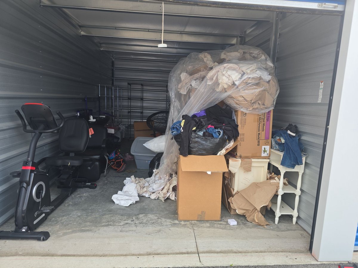 10 x 20 storage unit in Moraine, OH