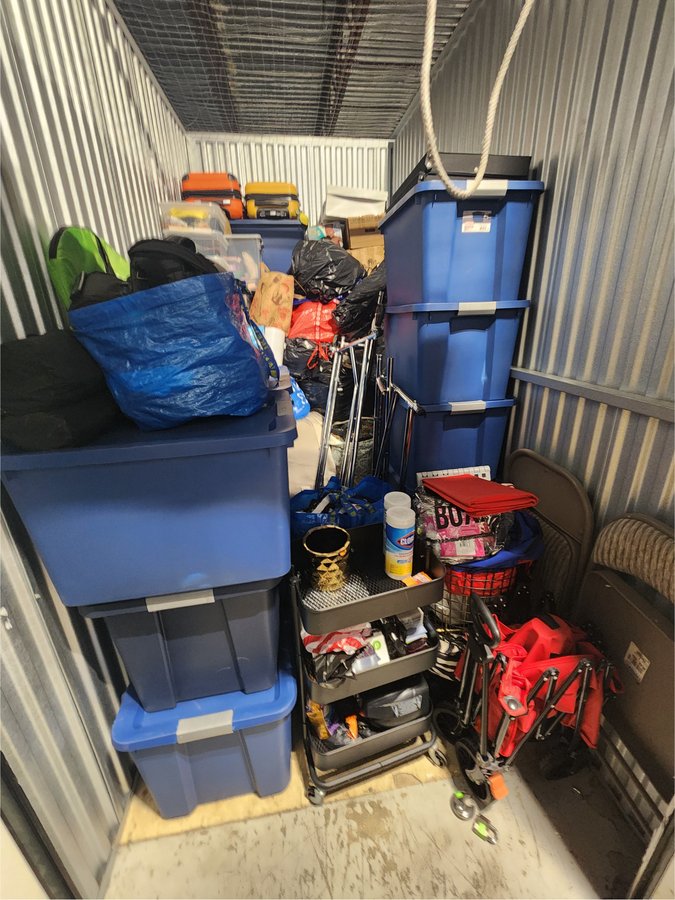 5 x 10 storage unit in Hollywood, FL