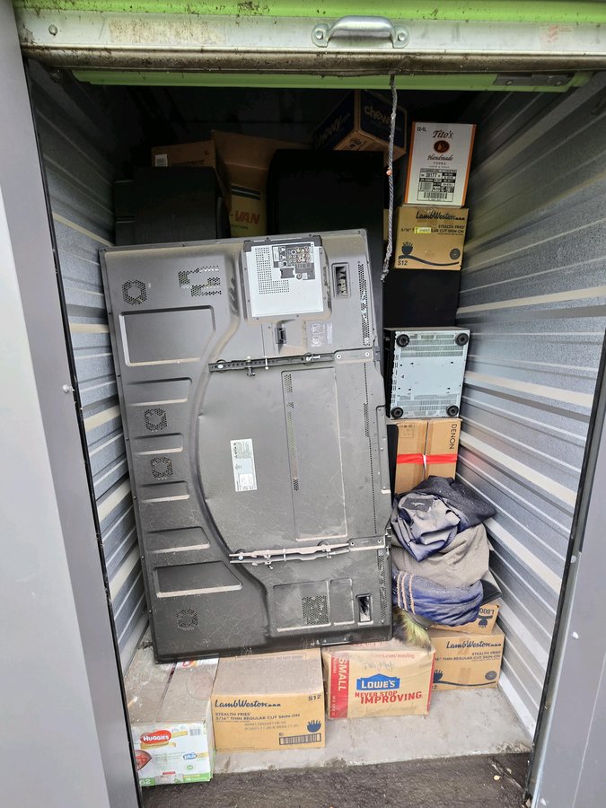 5 x 5 storage unit in Lindon, UT