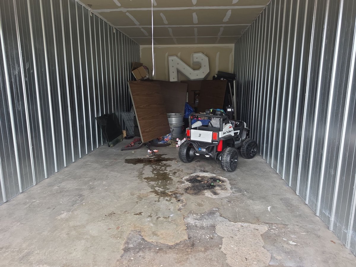 10 x 25 storage unit in Kansas City, MO