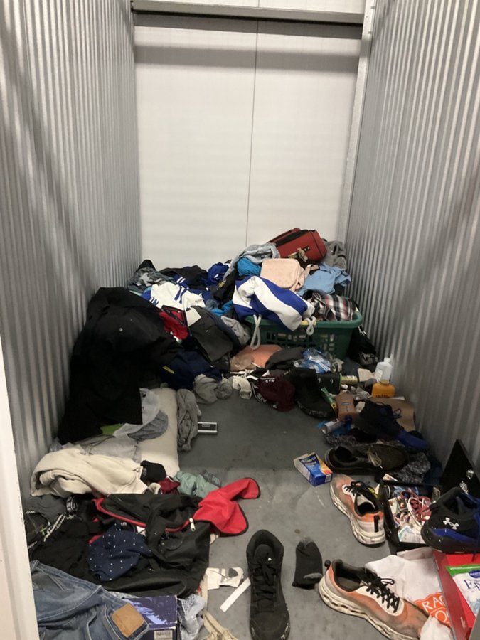5 x 10 storage unit in Largo, FL