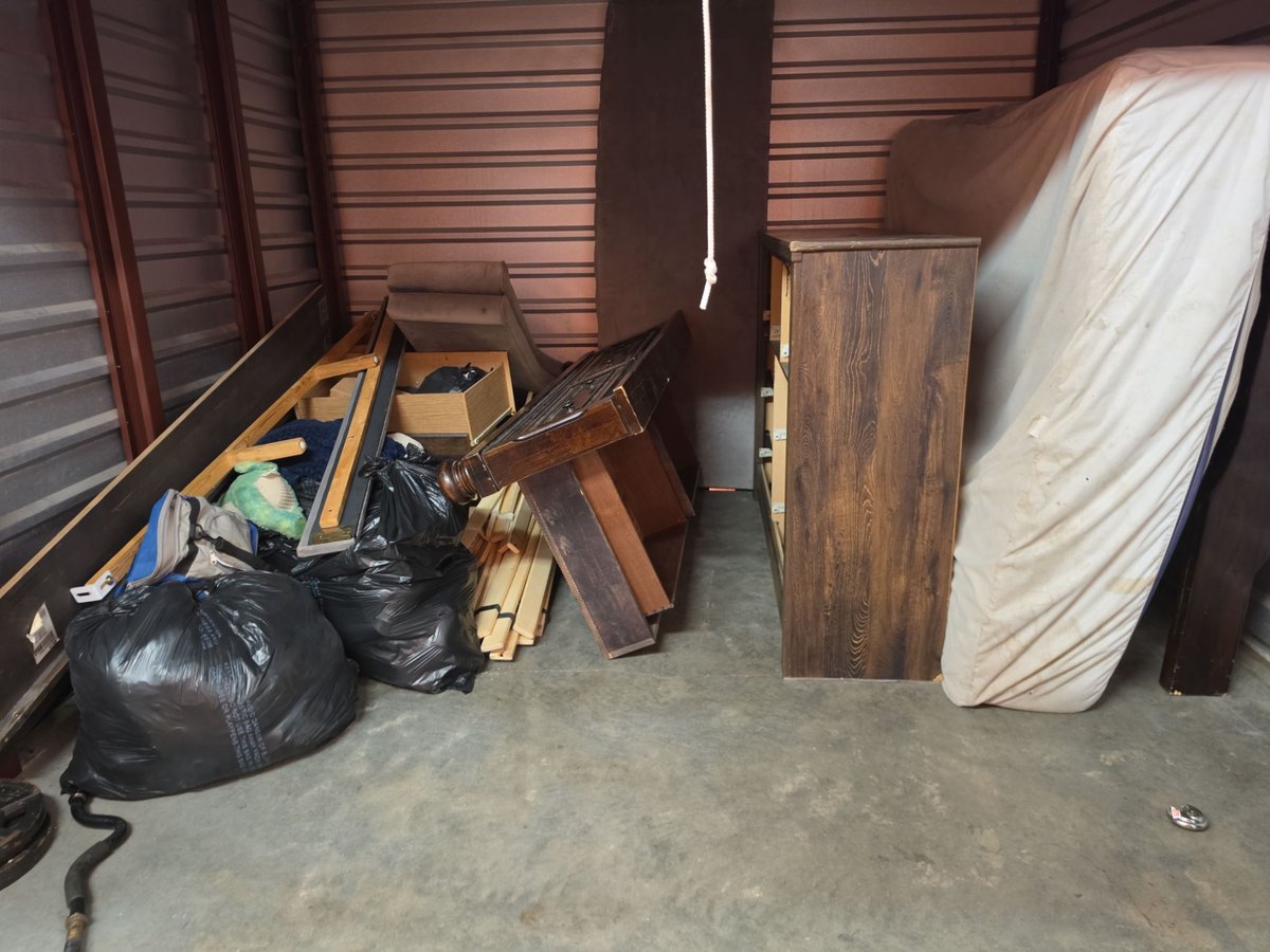 10 x 10 storage unit in Kansas City, MO