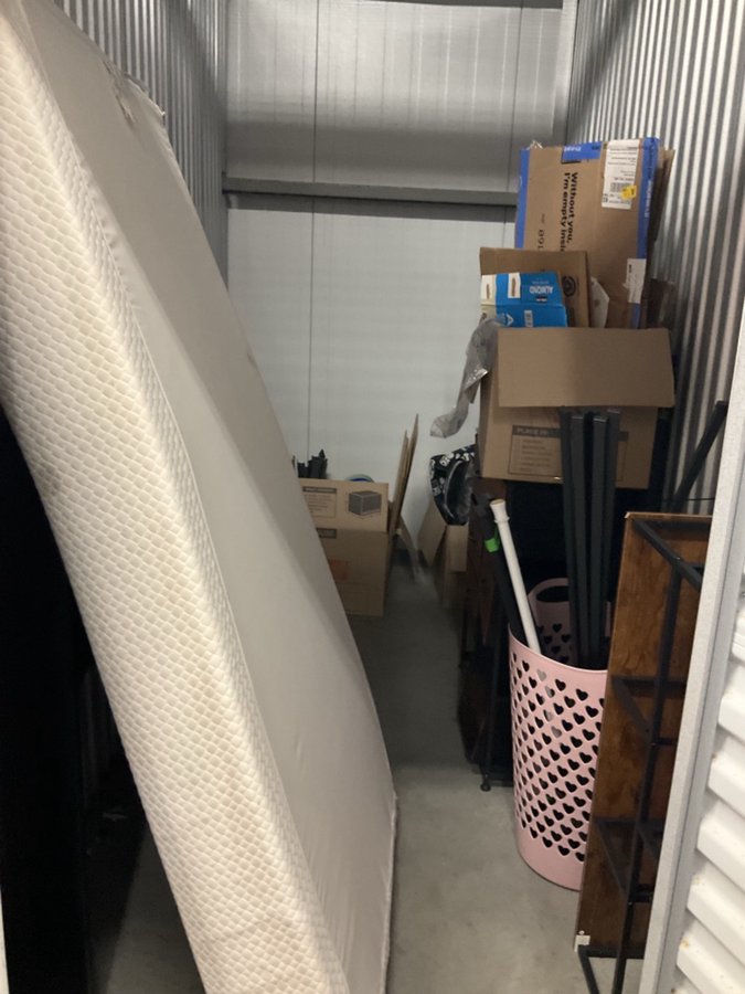 5 x 10 storage unit in Largo, FL