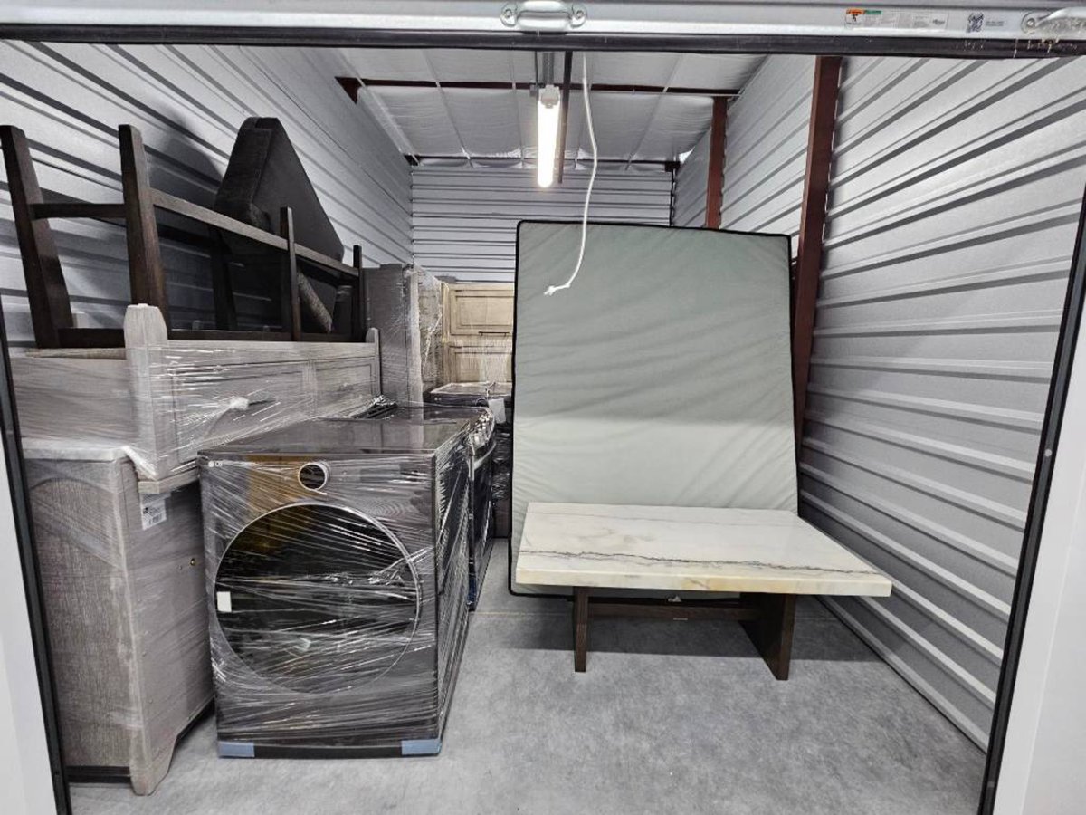 10 x 15 storage unit in Edinburg, TX