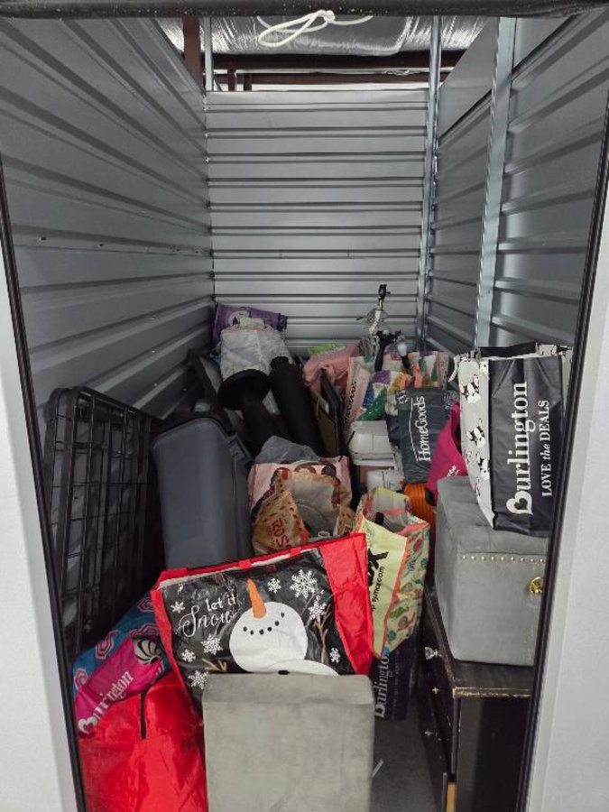 5 x 10 storage unit in Tallahassee, FL