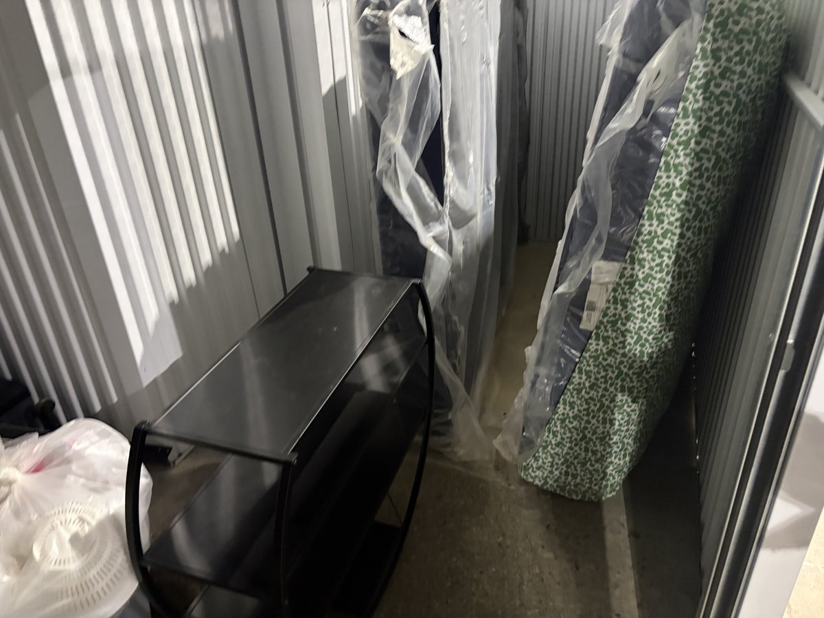 10 x 10 storage unit in Highland Park, MI