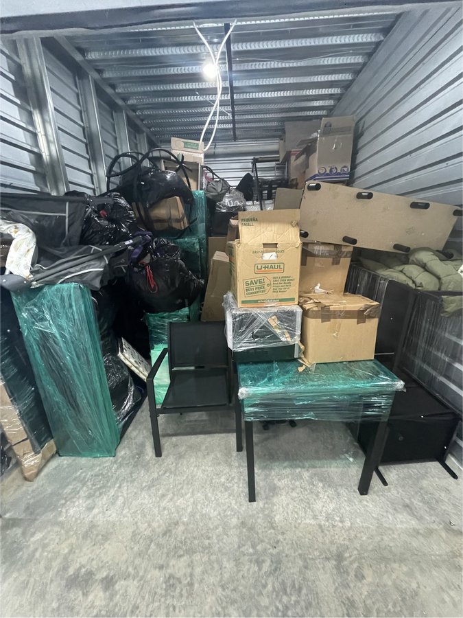 10 x 15 storage unit in Everett, WA