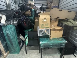 10 x 15 storage unit in Everett, WA