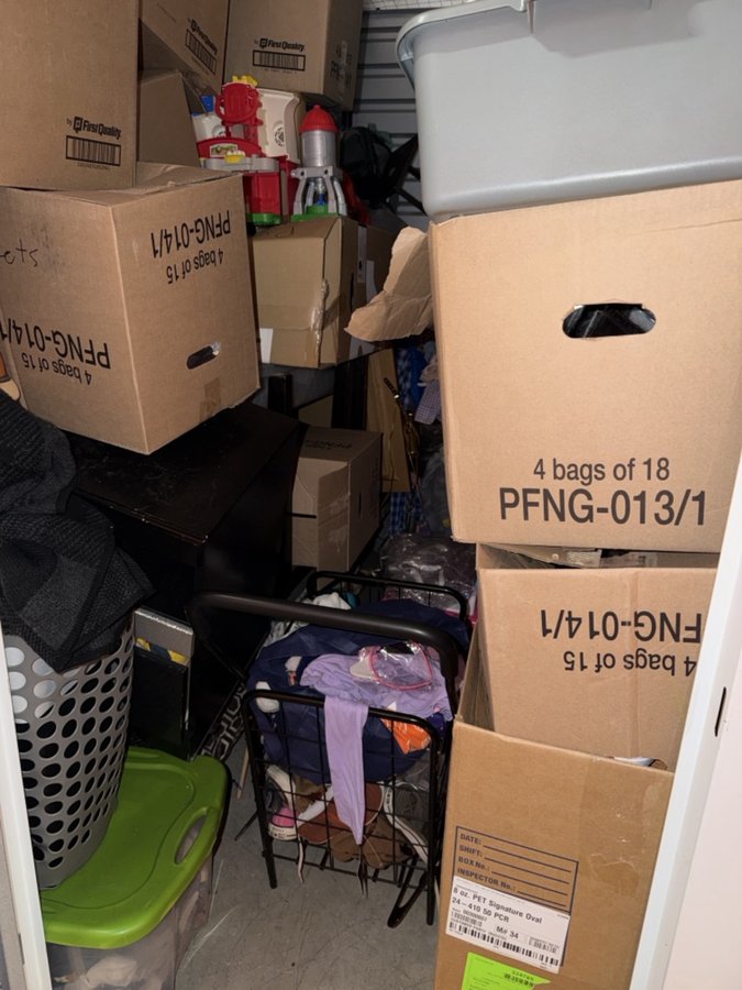 5 x 10 storage unit in Falls Church, VA