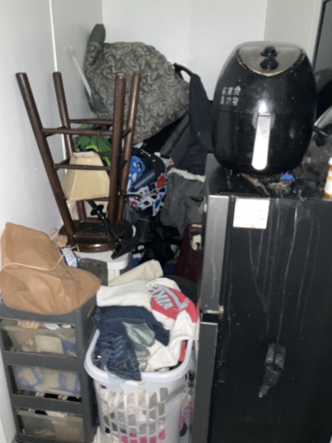 4 x 8 storage unit in Saint Petersburg, FL