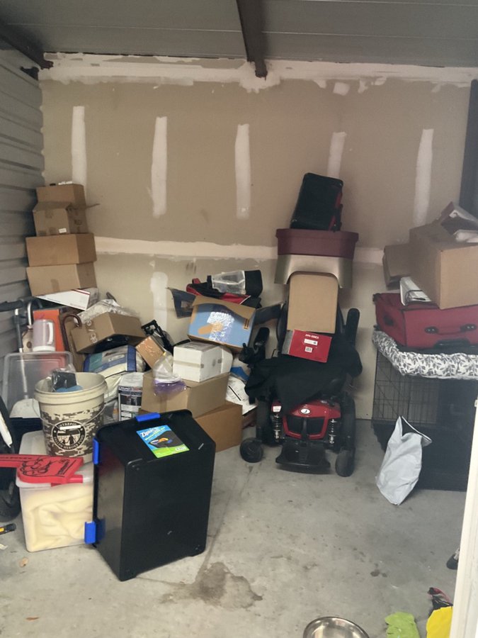 10 x 10 storage unit in Saint Petersburg, FL
