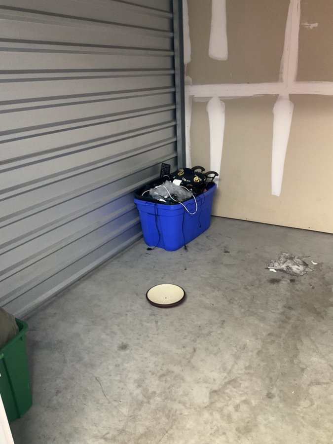 10 x 10 storage unit in Saint Petersburg, FL