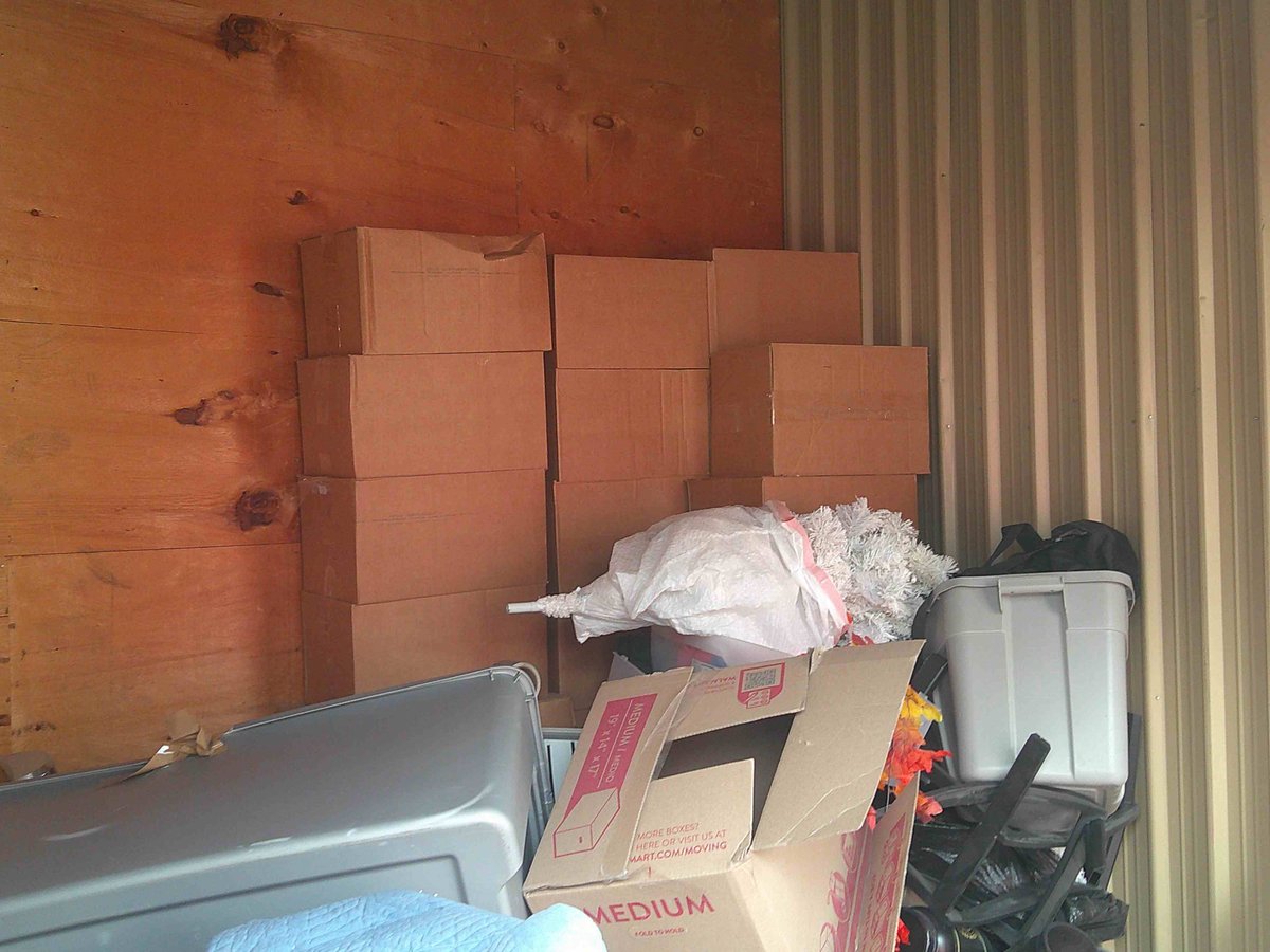 10 x 10 storage unit in Tucson, AZ