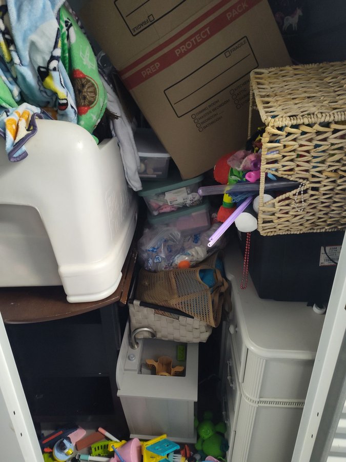 5 x 10 storage unit in Valrico, FL