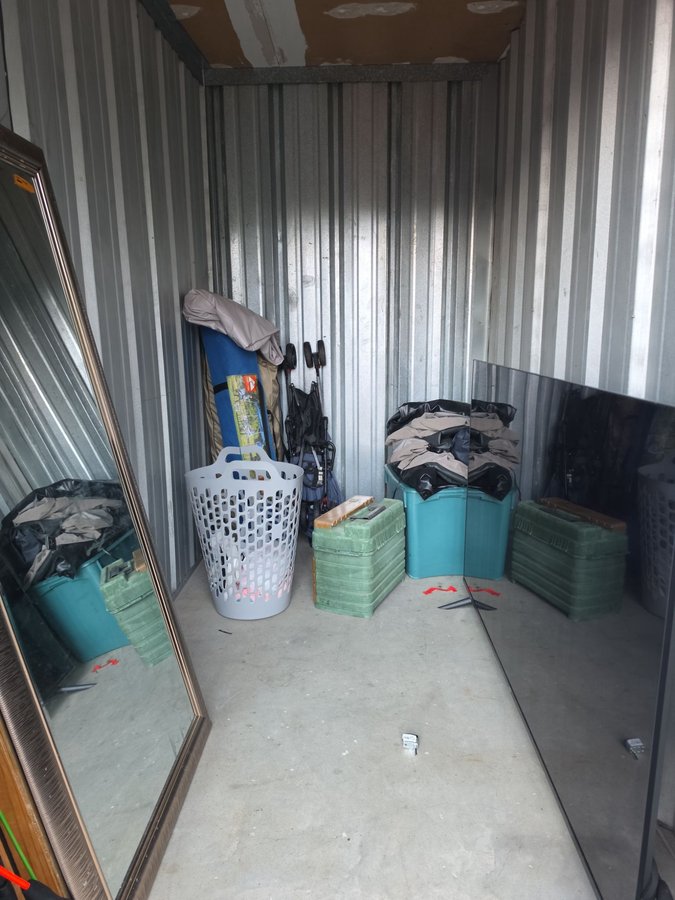 5 x 10 storage unit in Gladstone, MO