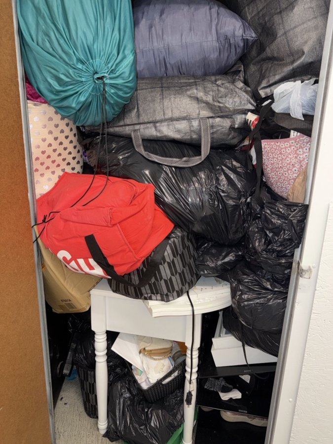 5 x 10 storage unit in Falls Church, VA