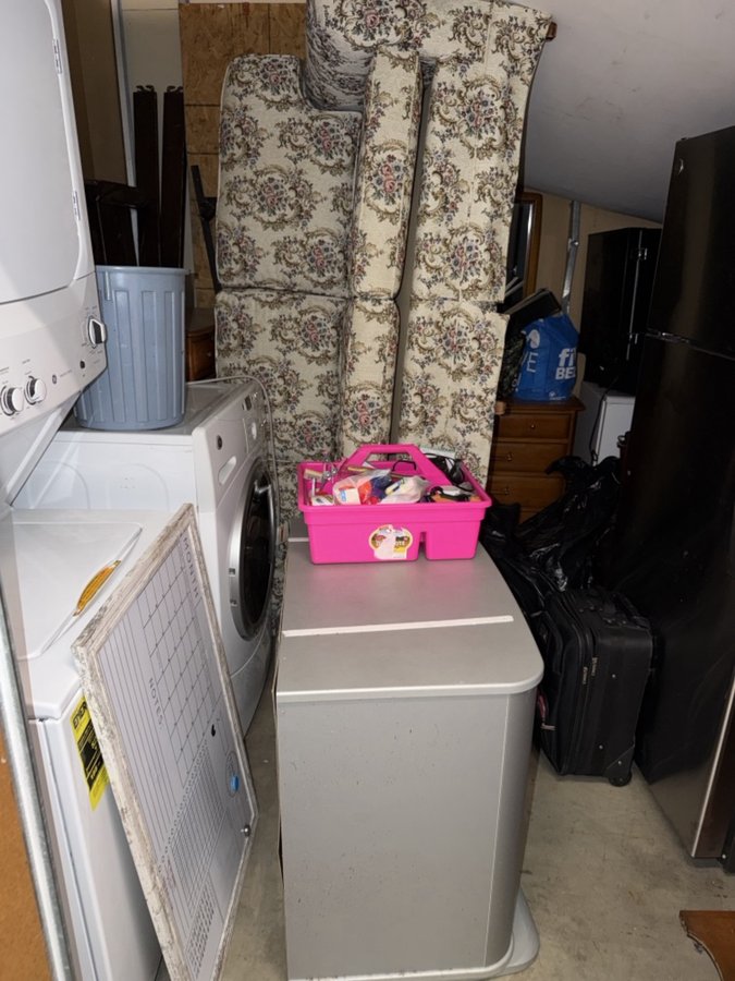 10 x 10 storage unit in Falls Church, VA