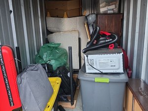 5 x 10 storage unit in Gladstone, MO
