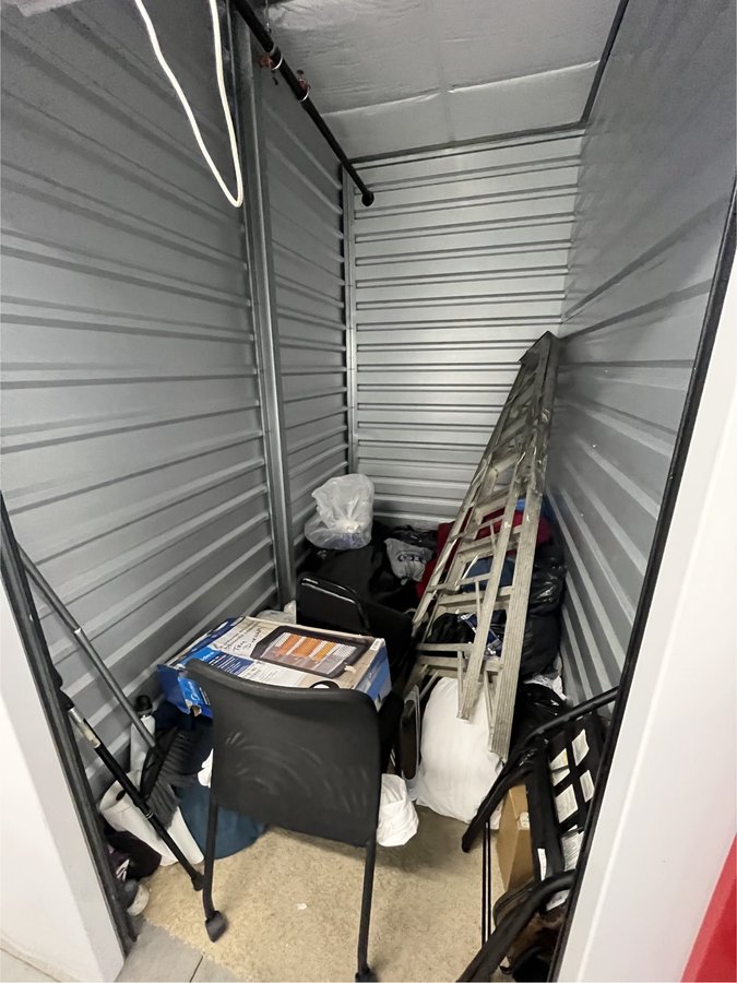 5 x 9 storage unit in San Bernardino, CA